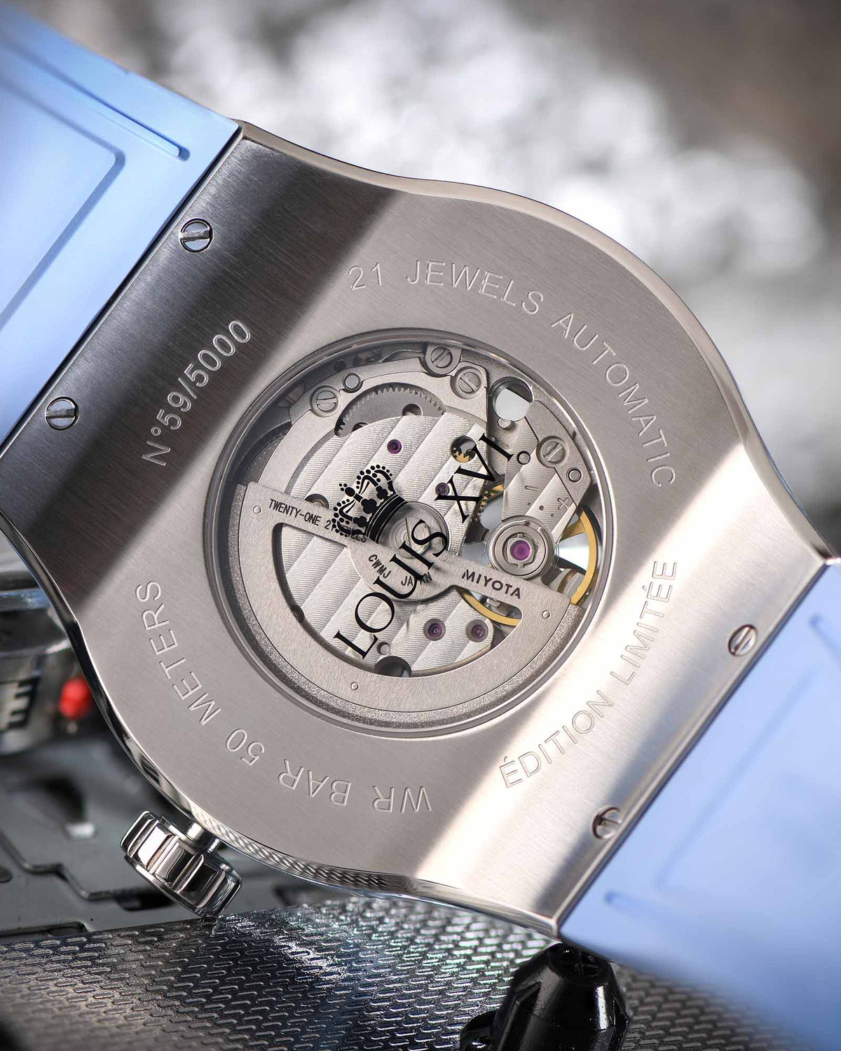 La Lumière Verre Automatique Réf. 3823 – Baby Blue